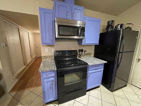 3rd image of 6036 McAfee Dr