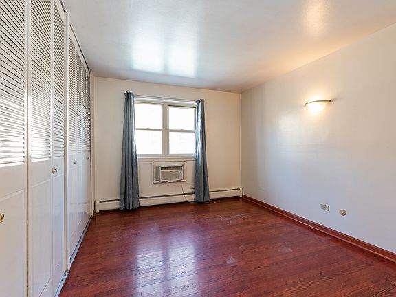 4th image of 5950 N Kenmore Ave APT 305