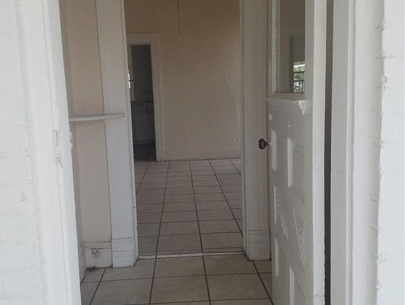 4th image of 2023 Grandview Ave