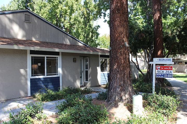 1st image of 4882 Cherrythorne Ln