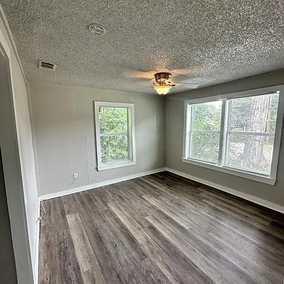 4611 Bradshaw St — Photo 7