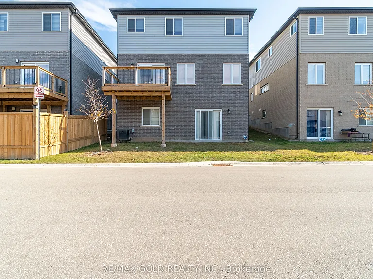 2591 Sheffield Blvd — Photo 49