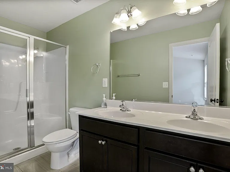 2437 Drake Ln — Photo 17