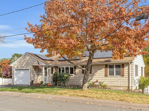 39 Stonewood Ln, Lynn, MA 01904