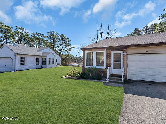 4th image of 9 Greenwood Lane #62