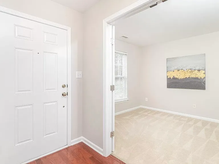 9907 Kedzie Ct — Photo 8