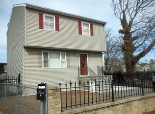 74 Salisbury St, Fall River, MA 02724