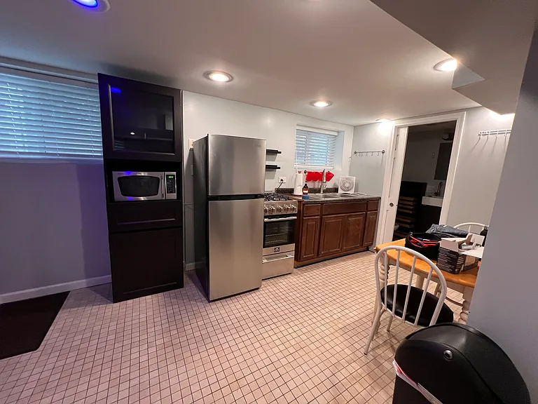 W Cornelia Ave — Photo 2