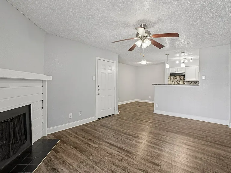Don't Miss Out Biltmore Homes Leasing Fast — Photo 73