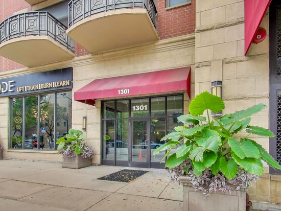 1301 W Madison St APT 315, Chicago, IL 60607