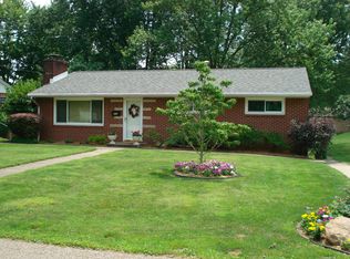 516 Hartman St SE, North Canton, OH 44720