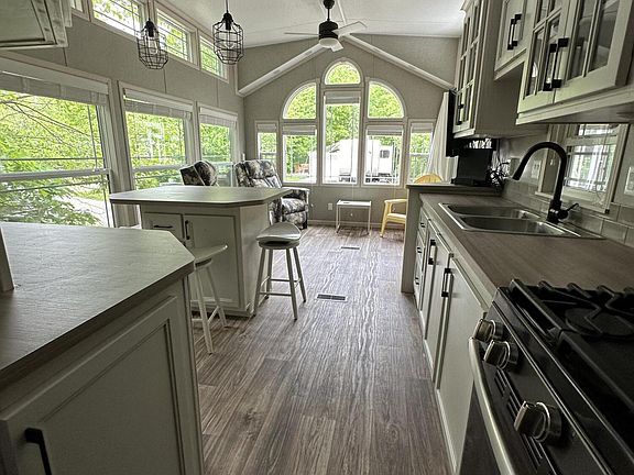 5th image of 580 Hiltons Lane #16