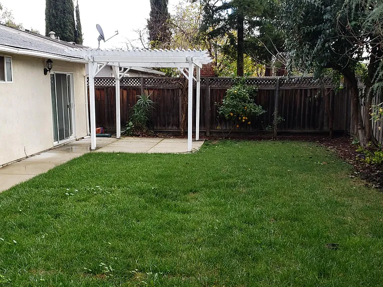 798 Coffey Ct — Photo 3