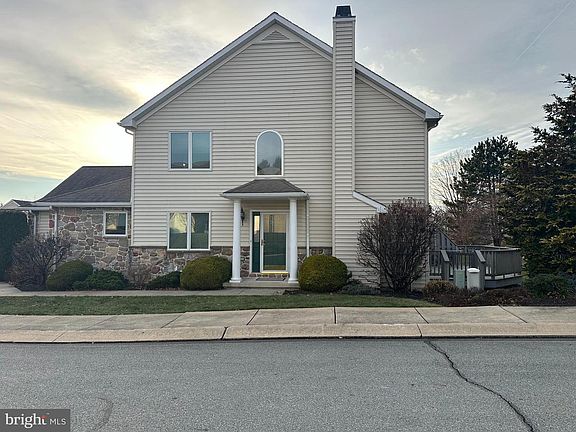 2nd image of 153 Fountain Dr