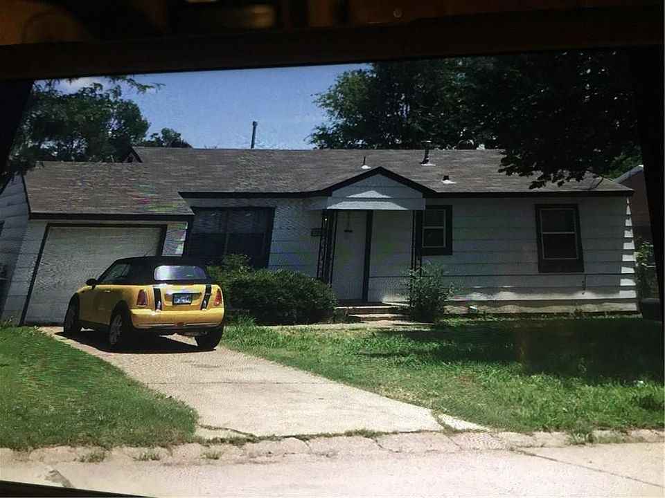 2nd image of 208 SW 24th St