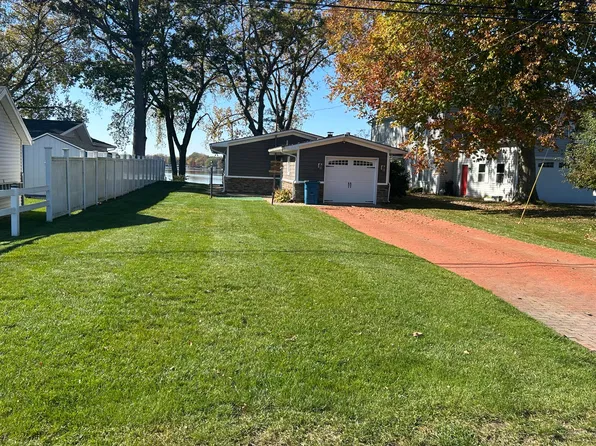 150 Lukesport Dr, Quincy, MI 49082