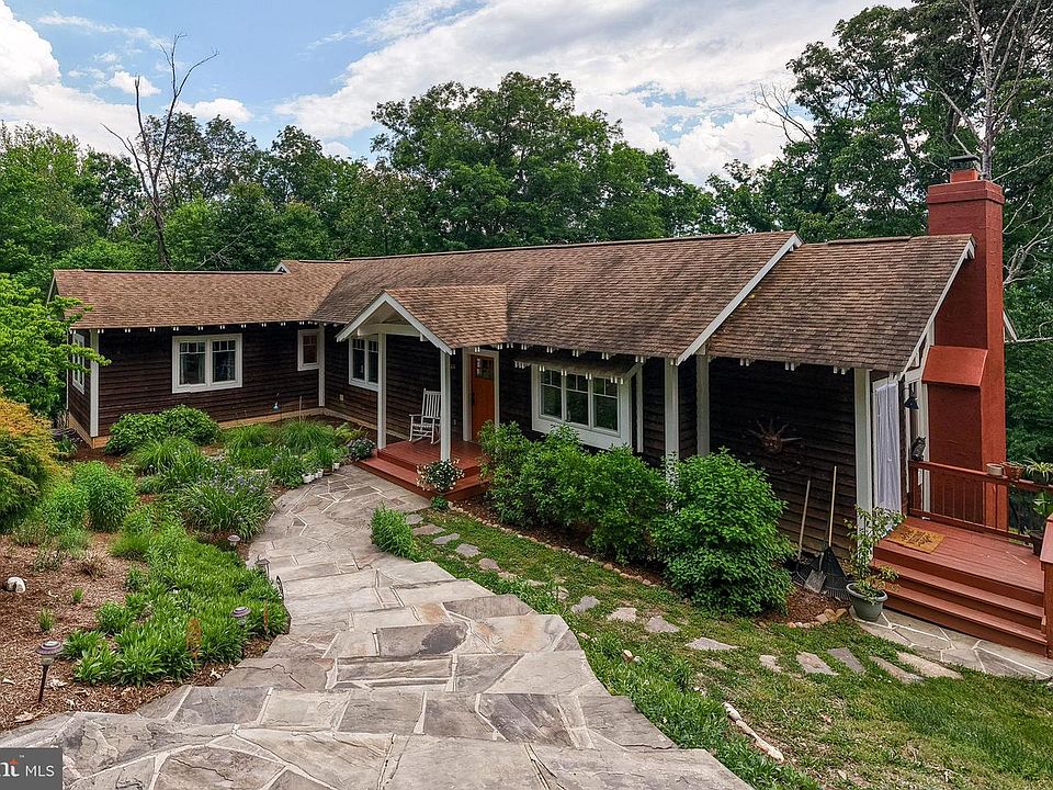 1st image of 801 Woodside Dr