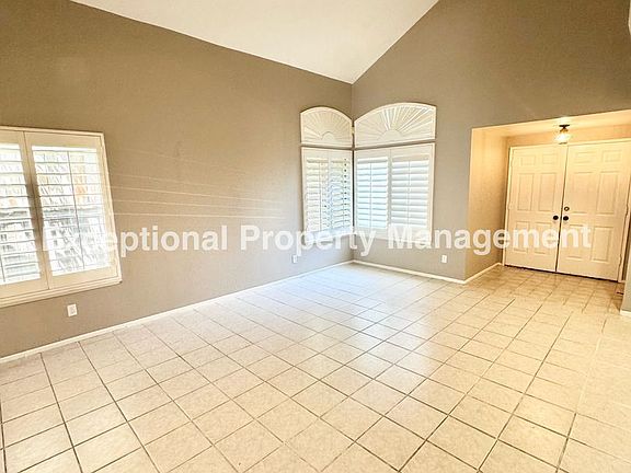 3rd image of 15755 Smoketree Ln