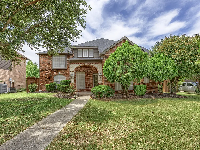 6609 Amesbury Ln — Photo 1