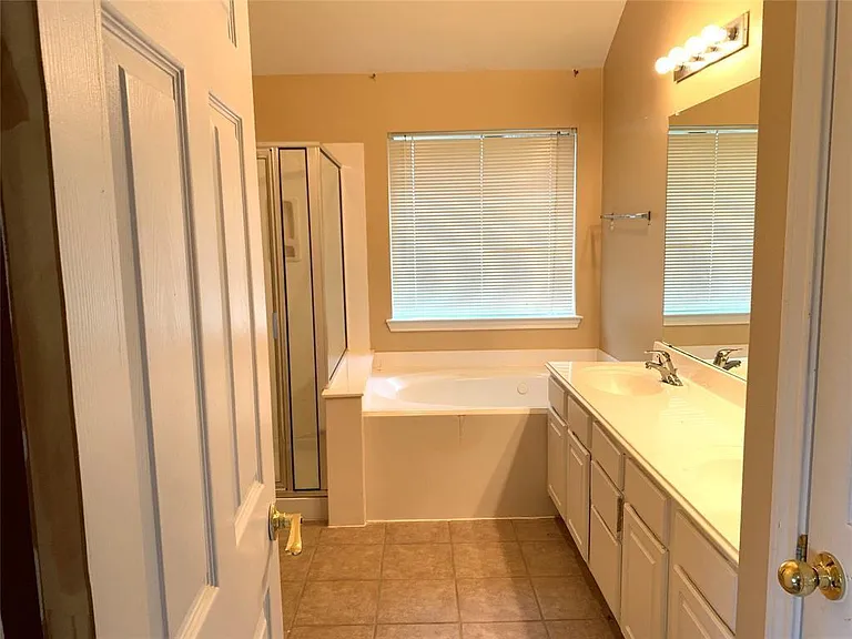 9119 Melody Park Ln — Photo 16