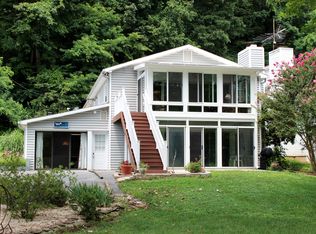 75 Mason Dr, Harpers Ferry, WV 25425