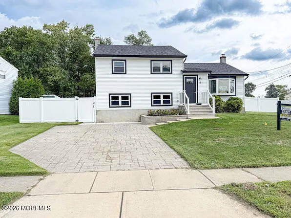 8 Forsgate Drive, Freehold, NJ 07728
