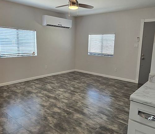 2nd image of 2041 Darby St #1-3