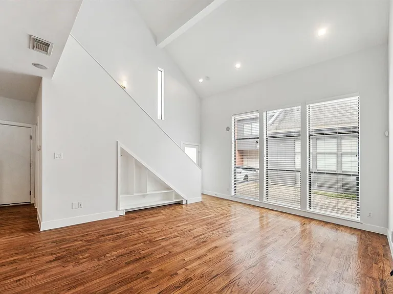4427 Eigel St — Photo 5