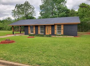 242 Rogers Rd, West Point, MS 39773