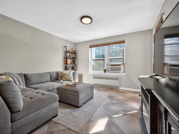 162-41 Powells Cove Blvd APT 1M, Whitestone, NY 11357