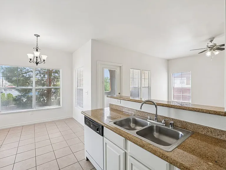 Sunrise Park Condominiums — Photo 48