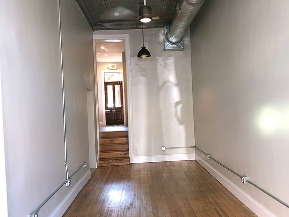 4th image of 2642 Cherokee St #B