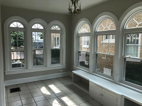 3rd image of 2044 Douglass Blvd #1