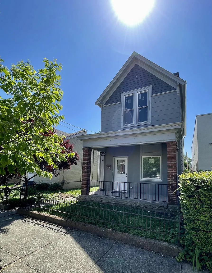 308 Center St photo 1