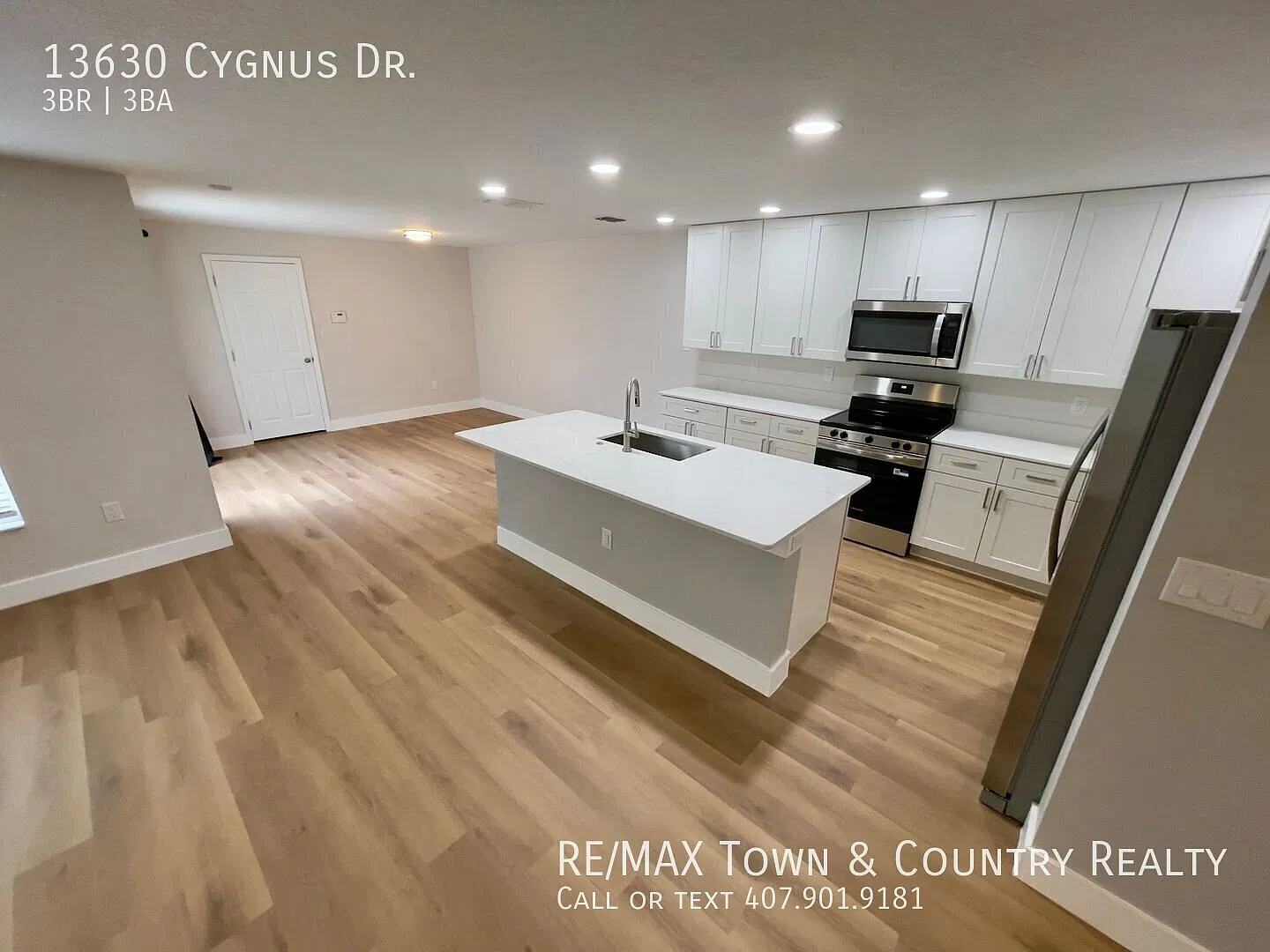 Newly Renovated Avalon Park Northwest Village Townhome Available for Rent — Photo 2