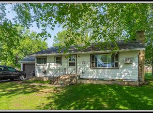 610 N 3rd St, Weyauwega, WI 54983
