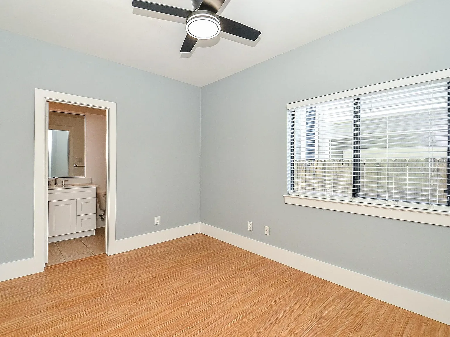 3 bed, 3.5 bath, 2197 sqft, $2,800 — Photo 4