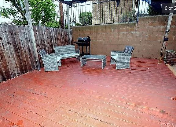 3rd image of 542 N Virgil Ave