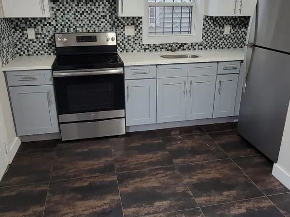 363 Halladay Street image 1 of 10