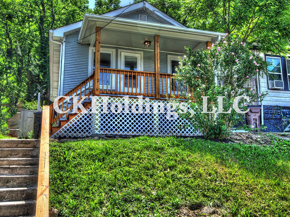 1st image of 32 19th St