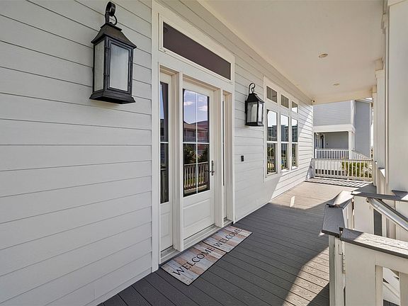 4th image of 11707 Beachside