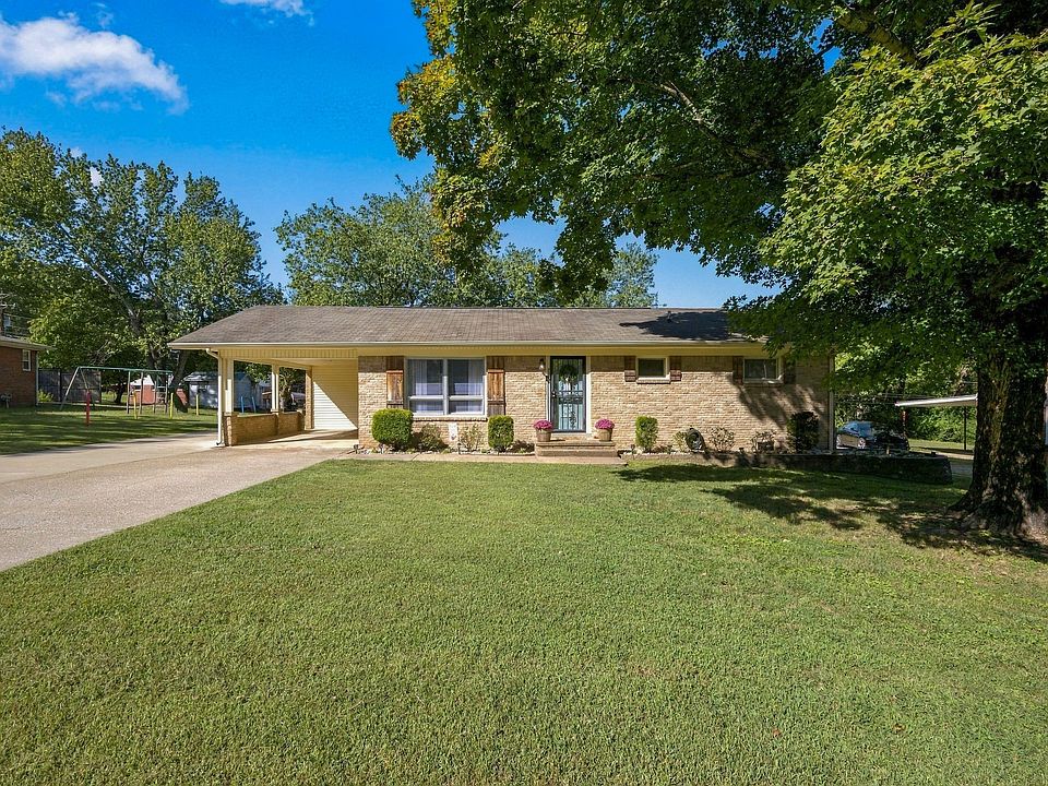1st image of 204 Park Cir