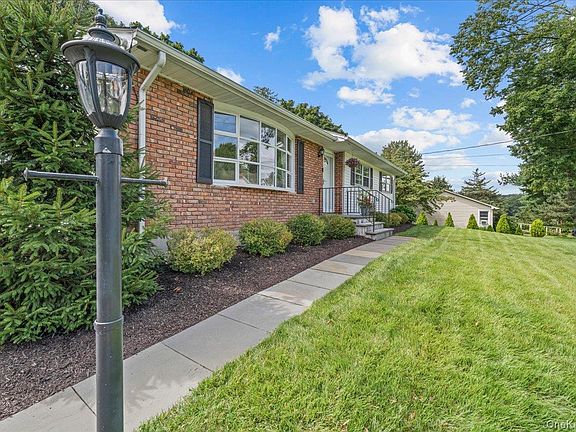4th image of 15 Robinson Avenue