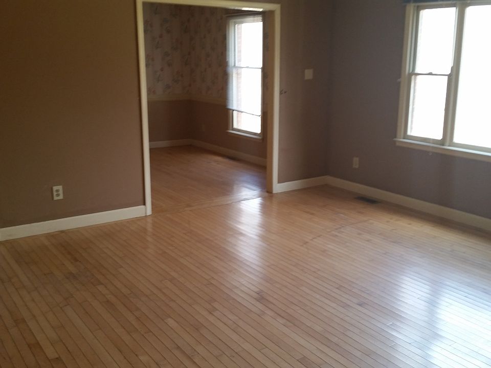 2nd image of 717 Baker Dr