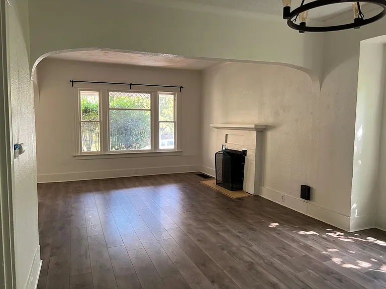 3720 SE Caruthers St — Photo 3