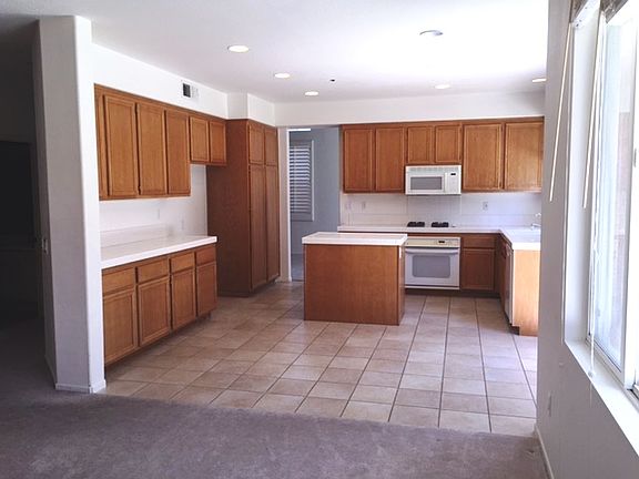 3rd image of 3017 Sprucewood Ln