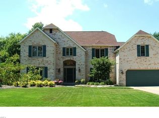 2406 Indianpath Dr, Westlake, OH 44145