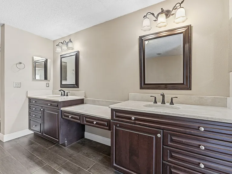 6513 Thoroughbred Loop — Photo 41