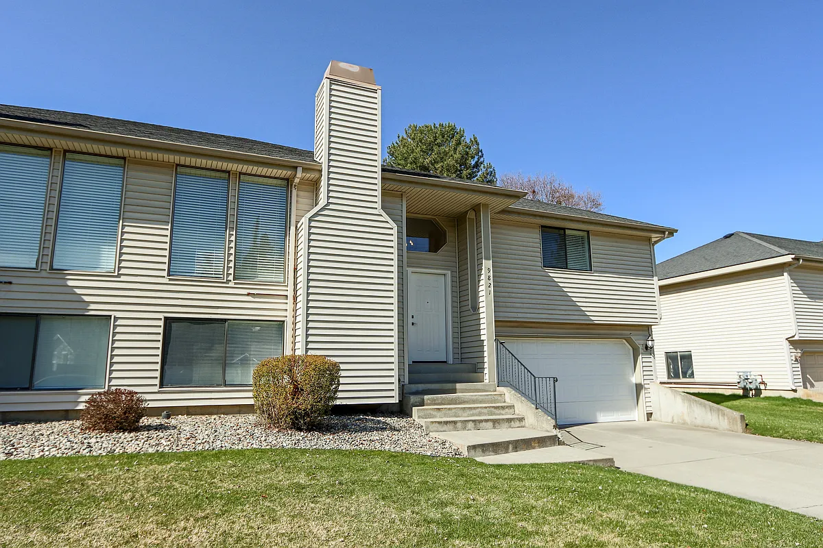 Building Photo - 9821 N Indian Trail Rd