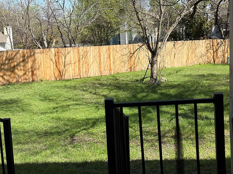 7806 Chimayo Cv #B — Photo 11